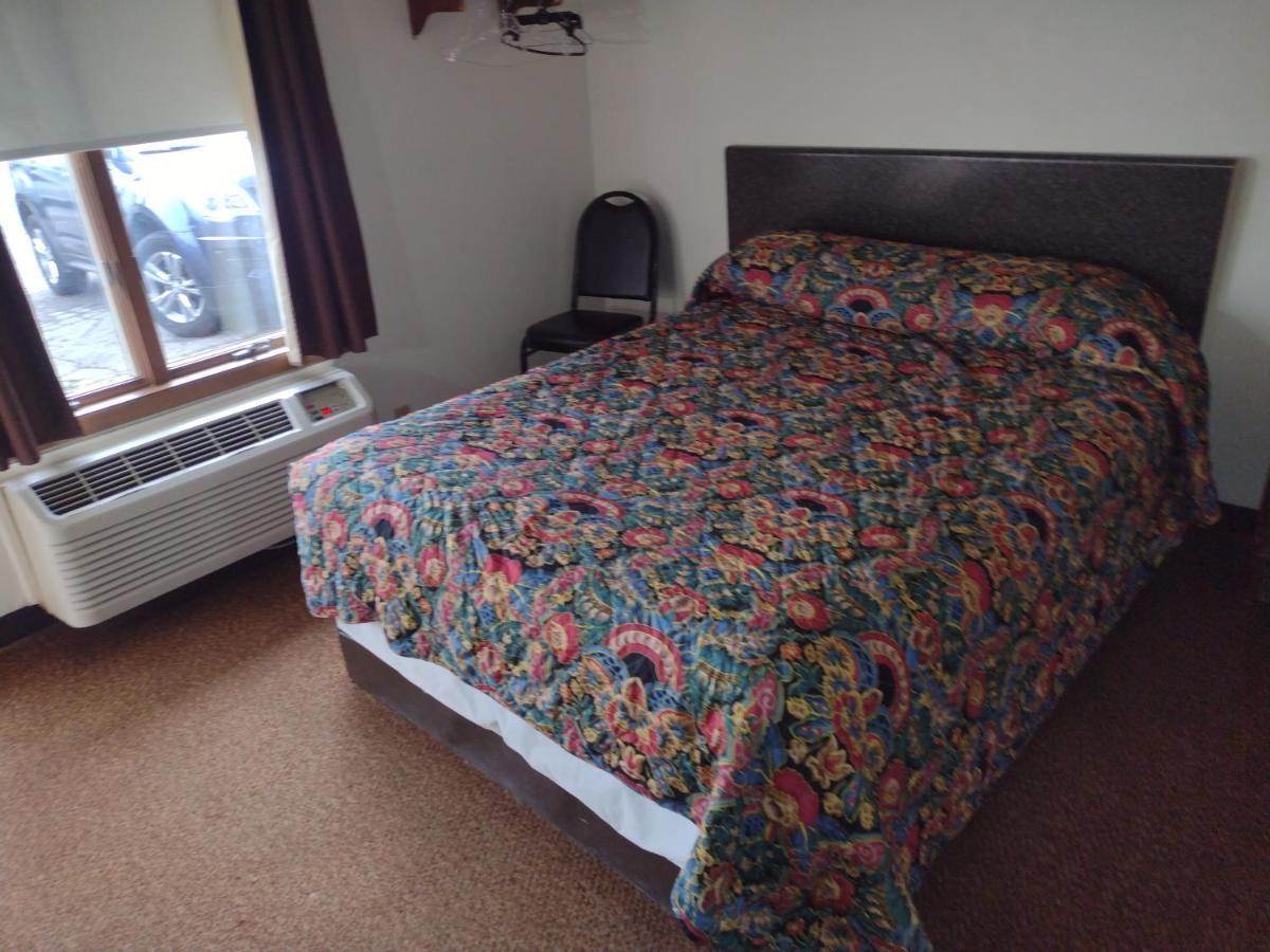 Davis Motel North Lima Екстериор снимка