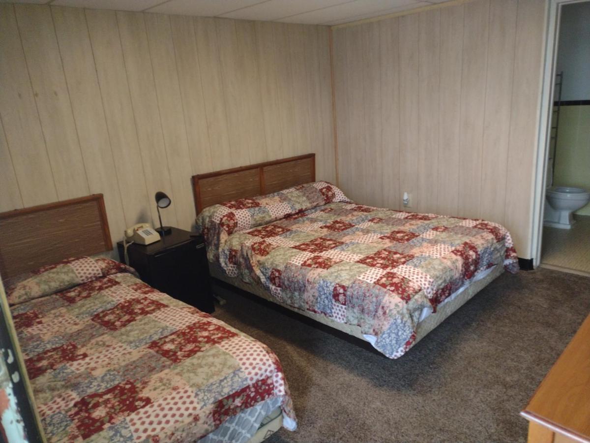 Davis Motel North Lima Екстериор снимка