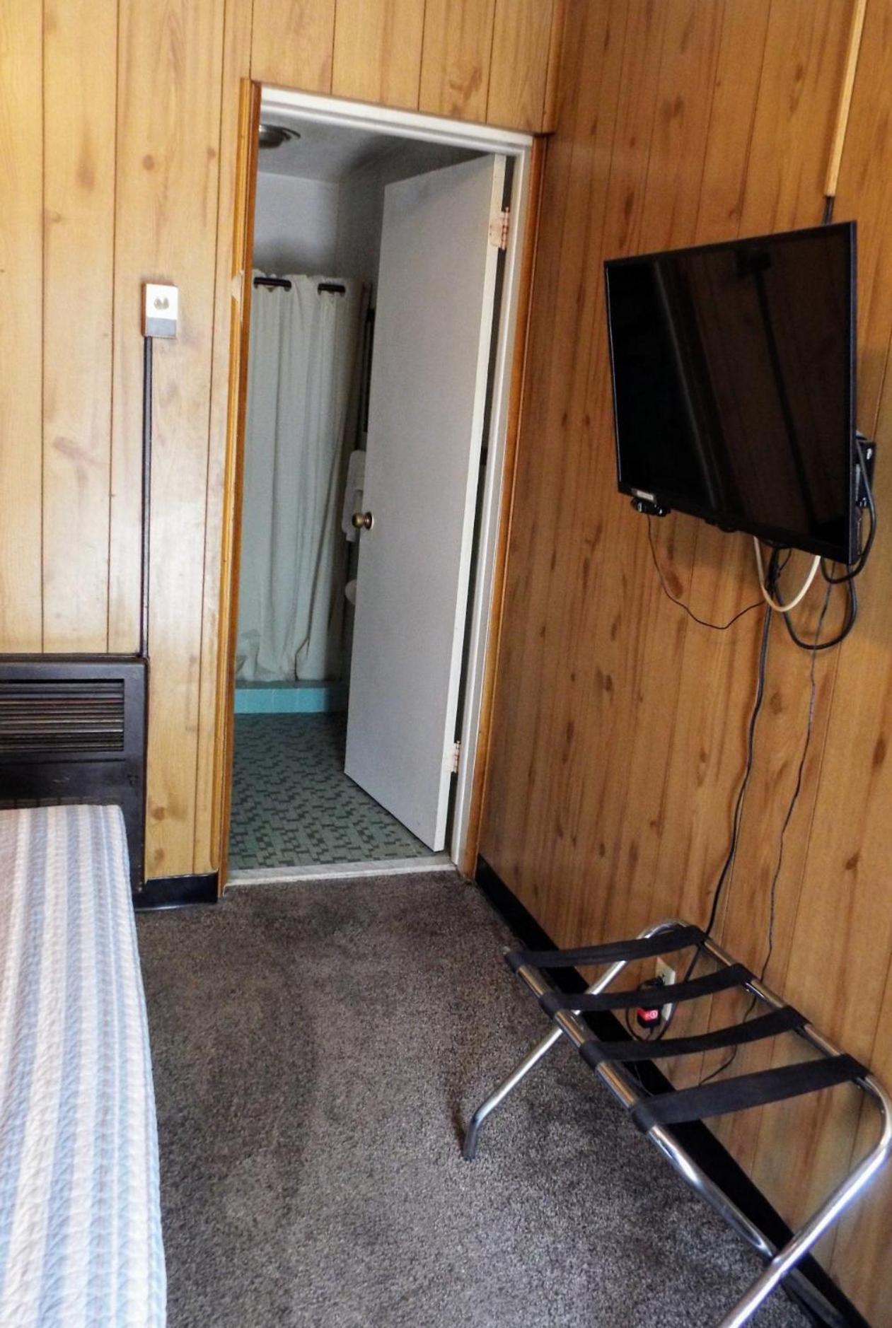Davis Motel North Lima Екстериор снимка