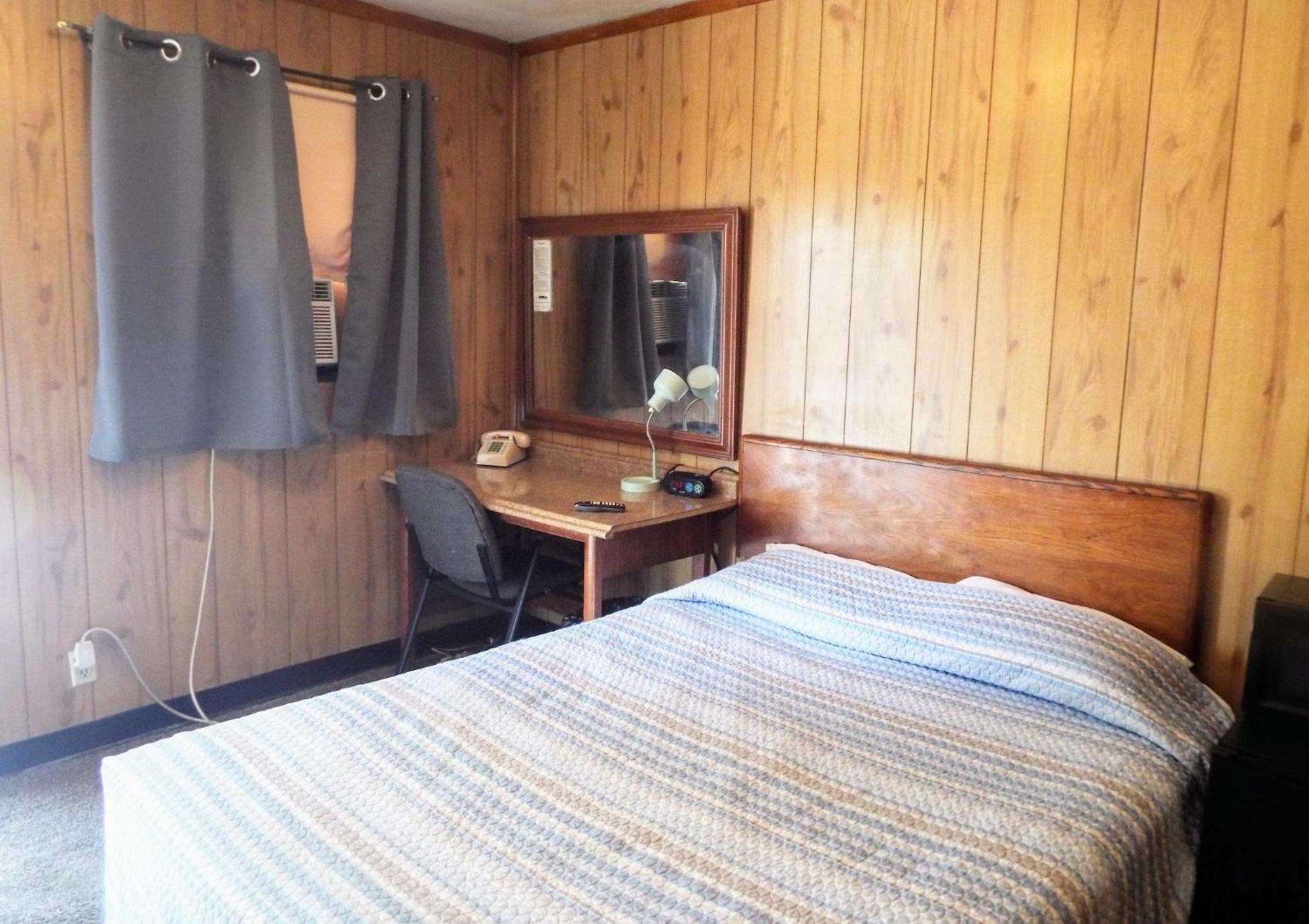 Davis Motel North Lima Екстериор снимка