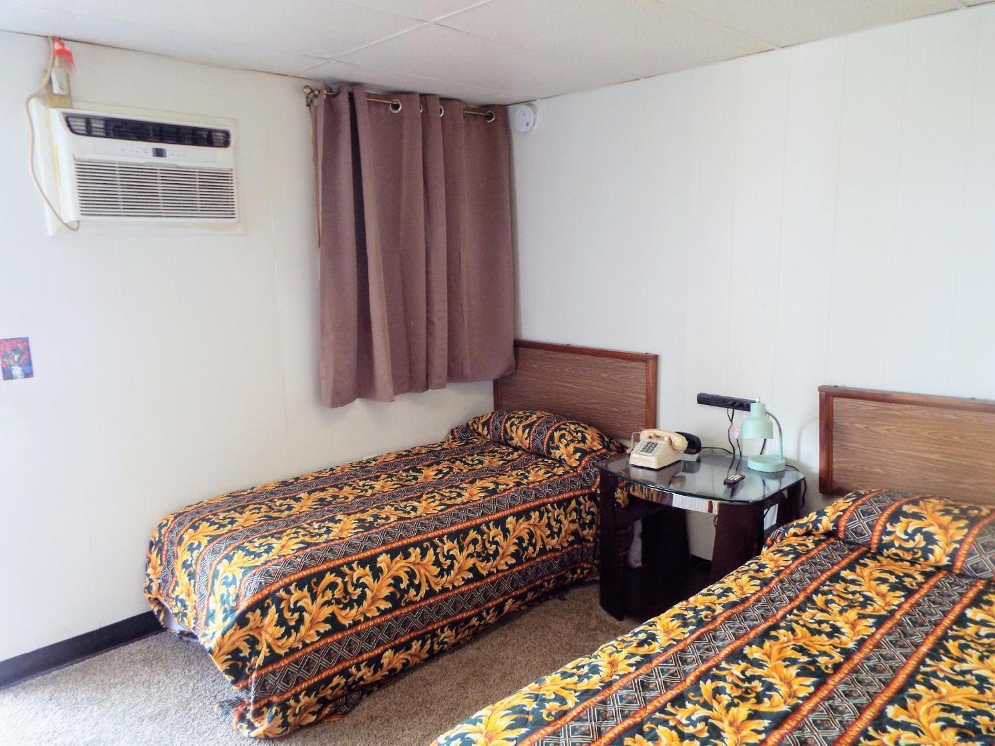 Davis Motel North Lima Екстериор снимка