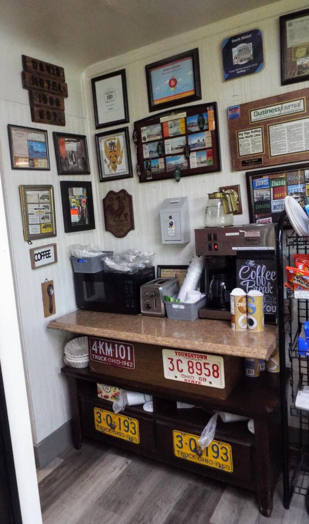Davis Motel North Lima Екстериор снимка