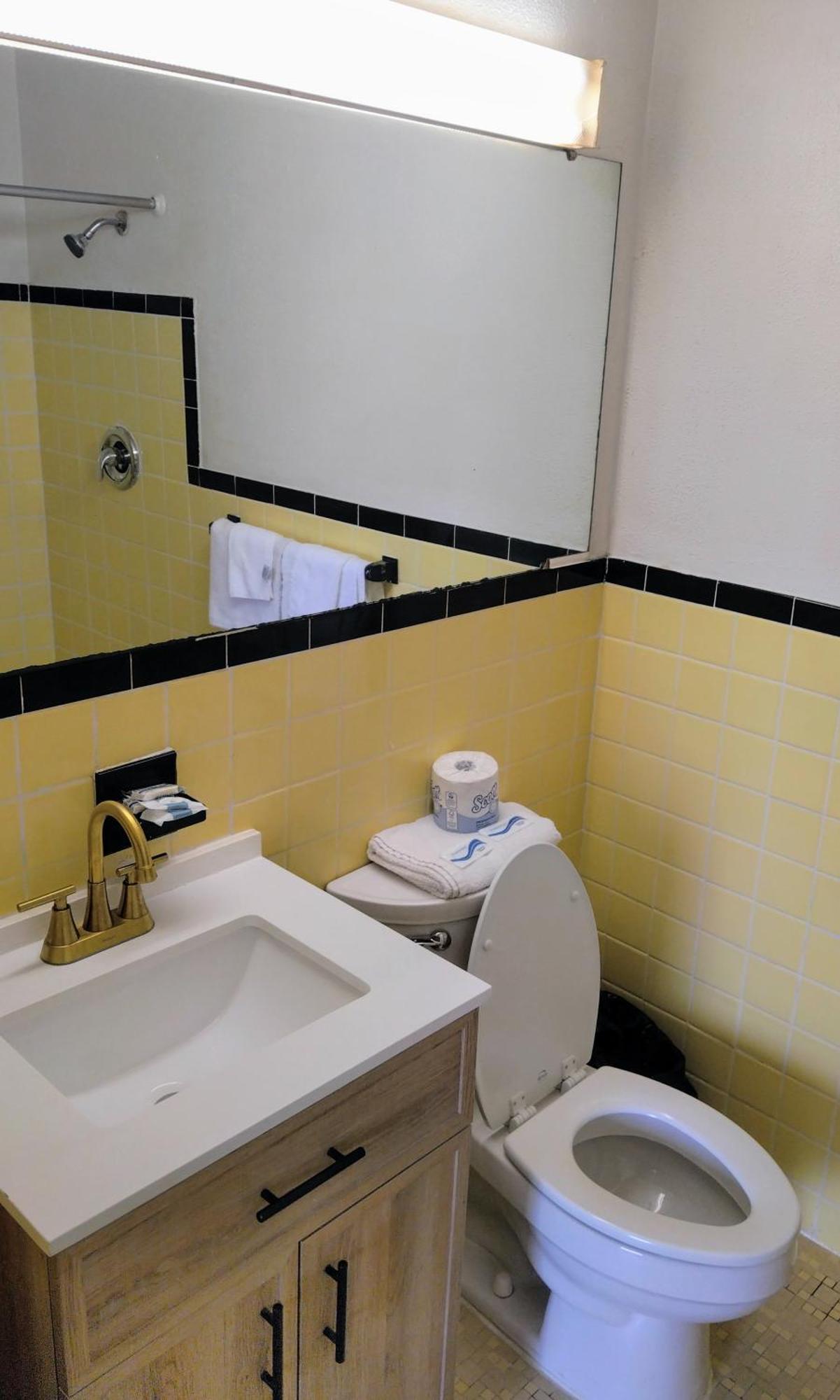 Davis Motel North Lima Екстериор снимка