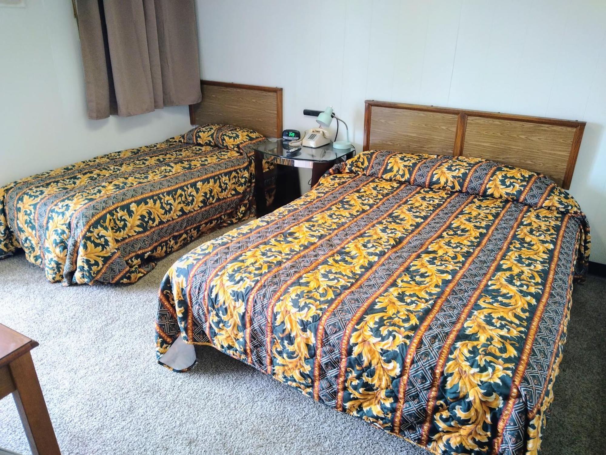 Davis Motel North Lima Екстериор снимка