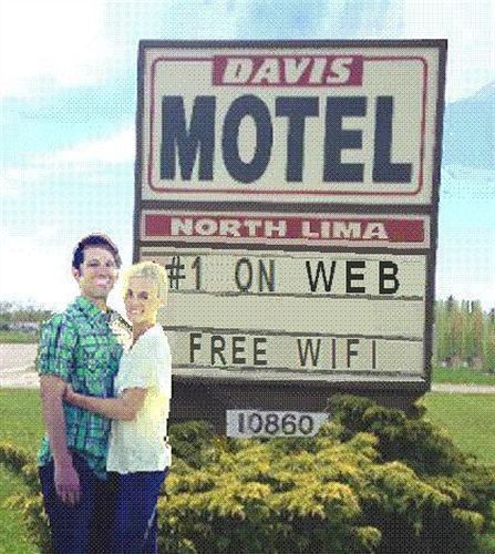 Davis Motel North Lima Екстериор снимка